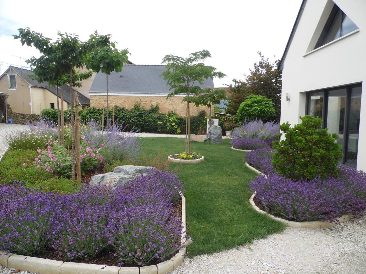 Au Parfum Des Lavandes Precigne Exterior photo